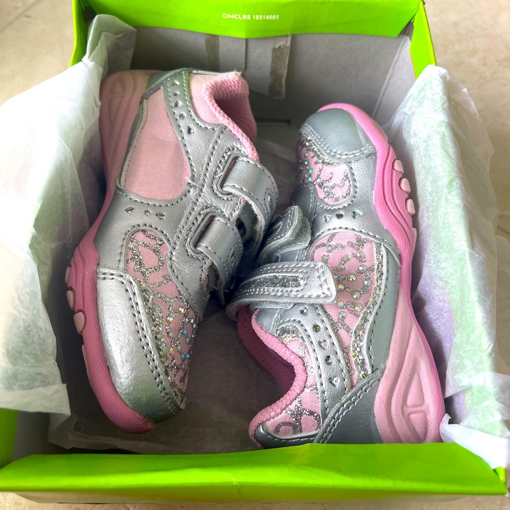 Stride Rite S&S Sunny Silver Light Up Pink Little Girls Shoes Size 7M. NIB 🥰